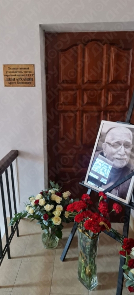 Мрачный Киркоров произнес душераздирающие слова на похоронах Джигарханяна