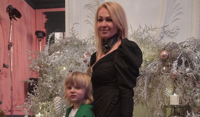 "Уже практически без сил": россияне бьют тревогу из-за переутомленного сына Рудковской