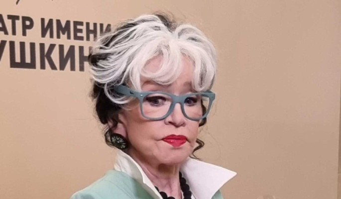 "Это Мерил Стрип или Круэлла?": Алентова накануне 80-летия изменилась до неузнаваемости