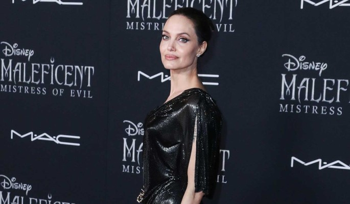 Драные джинсы: дочь Джоли появилась на улице в странном виде