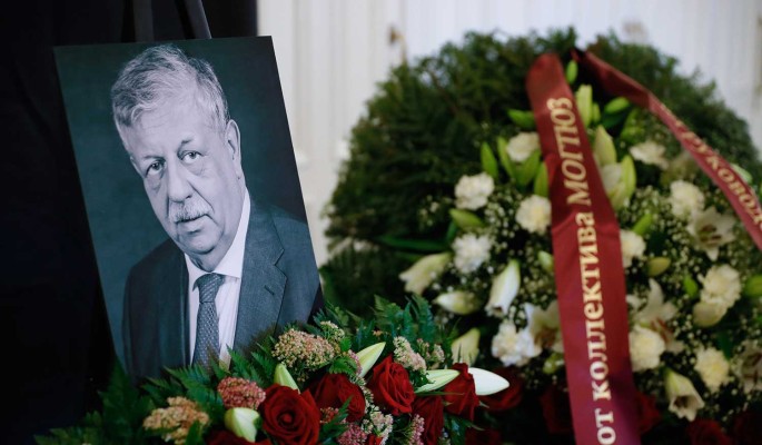 Красавец-сын блеснул на похоронах Борисова
