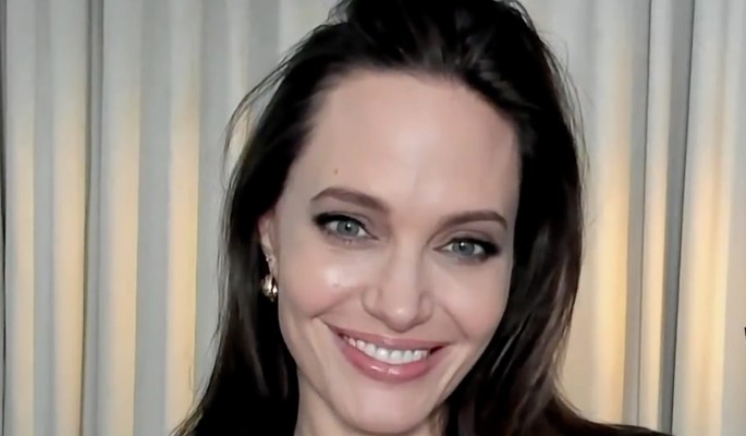 "Сложно понять": Джоли взвыла из-за страшного горя