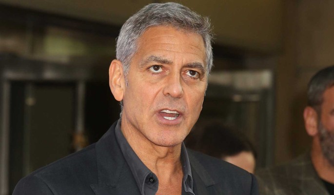 "Жена убила бы меня": находящийся в заточении Клуни освоил новую профессию 